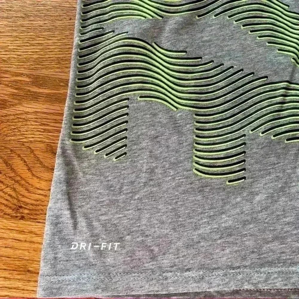 The Nike Tee Dri-fit